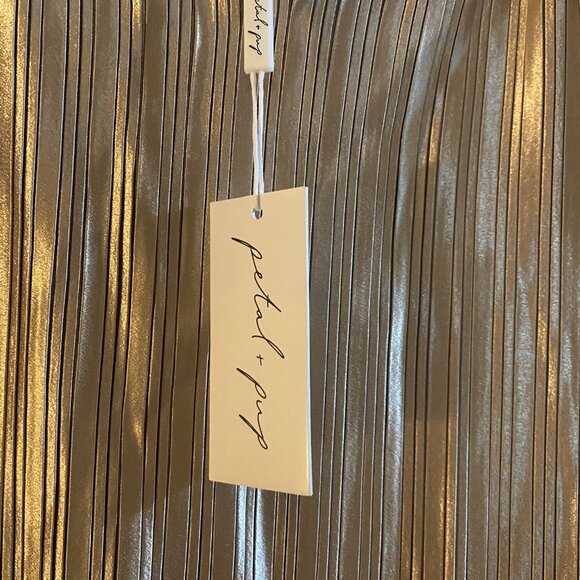 Elegant Gold Dress - Picture 2 of 9